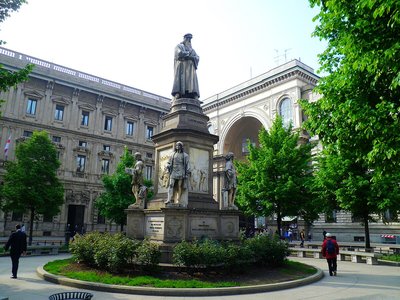 레오나르도 다빈치 기념비